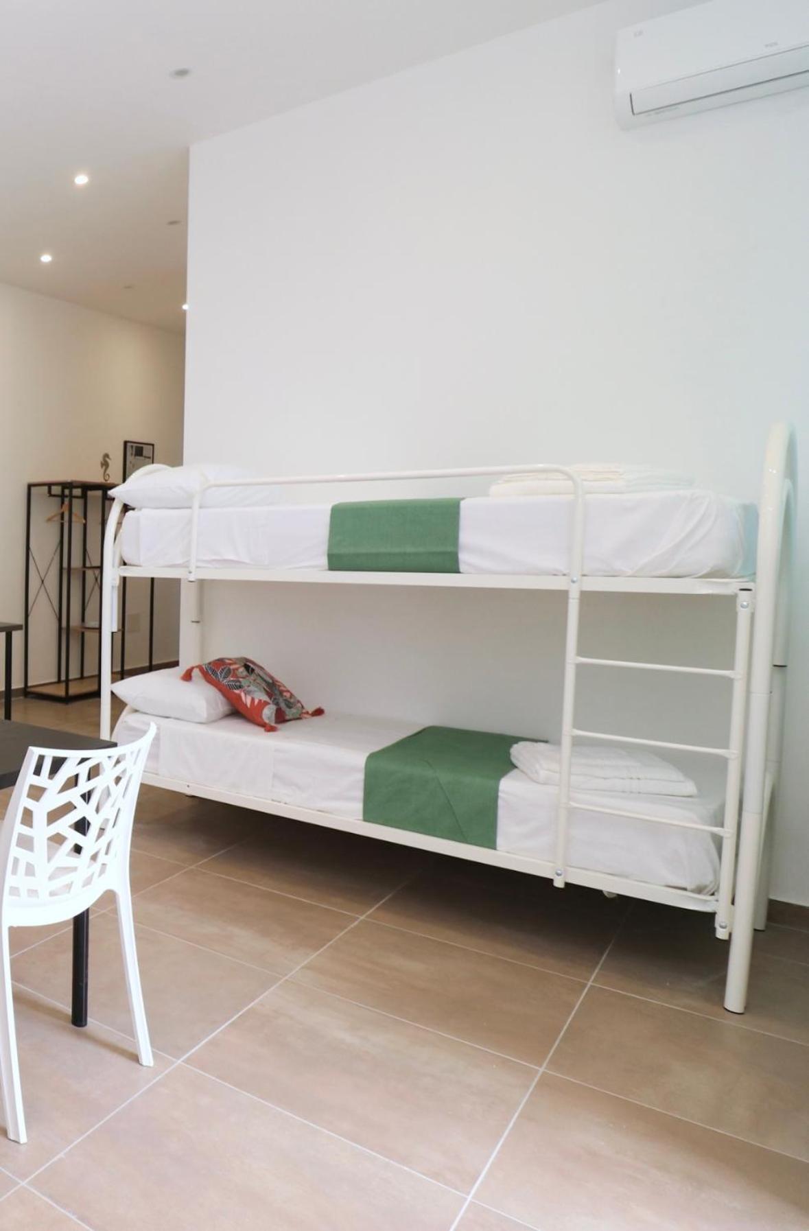 נאפולי Airport Guest Houses מראה חיצוני תמונה